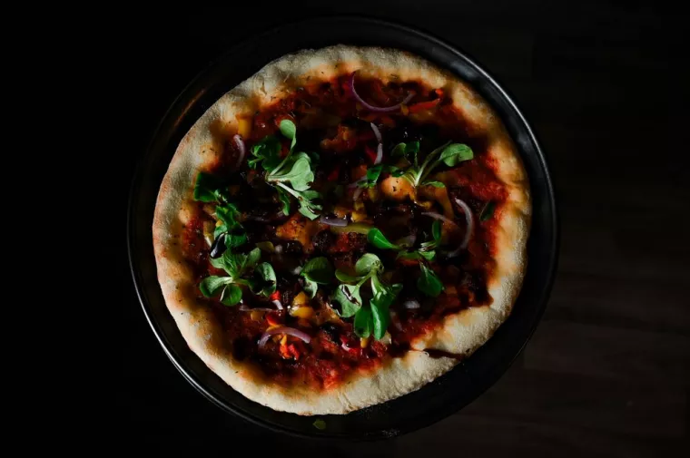 Commander une pizza napolitaine à un food truck proche de mon travail un midi, Armentières, PIZZA IN FAMIGLIA